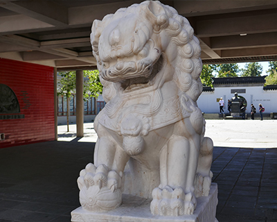 vancouver chinatown lion statue