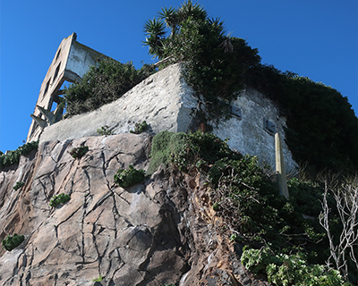 alcatraz rocky island