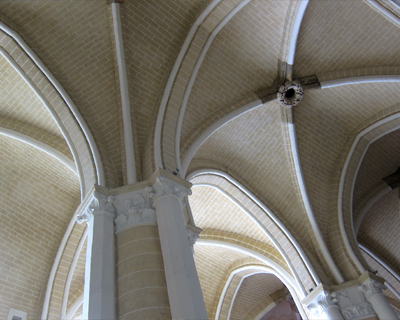 chartres cathedral ribbed vaults