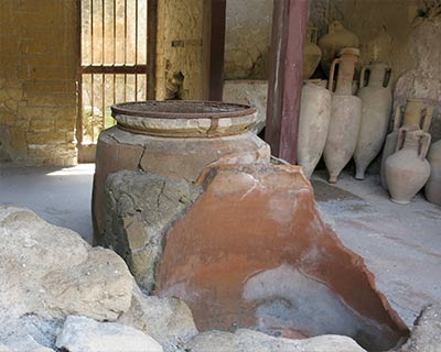 shop wine amphorae herculaneum
