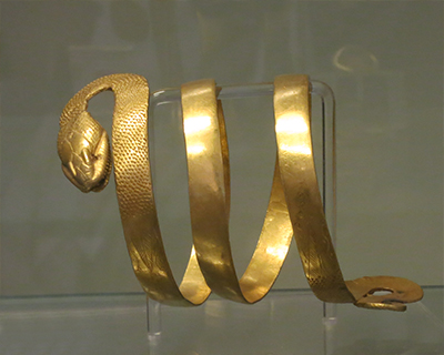 golden snake armband pompeii naples archeological museum