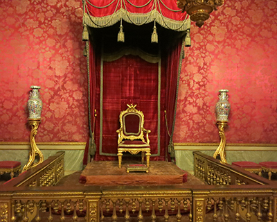pitti palace throne room