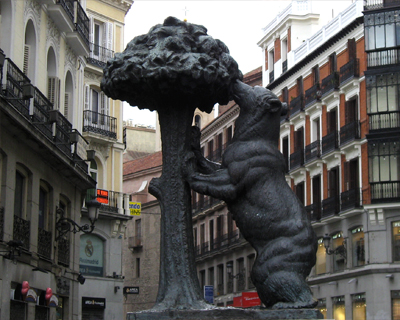madrid bear statue