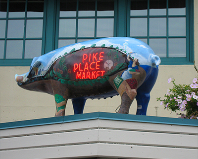 pike place market pig seattle